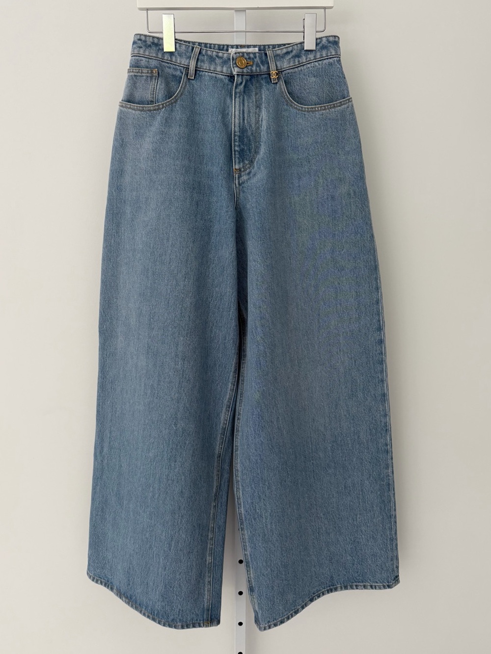CHANEL 26A CC BLUE WASH BAGGY JEANS SIZE FR 36 / US 4 NWTS! - Picture 4 of 16